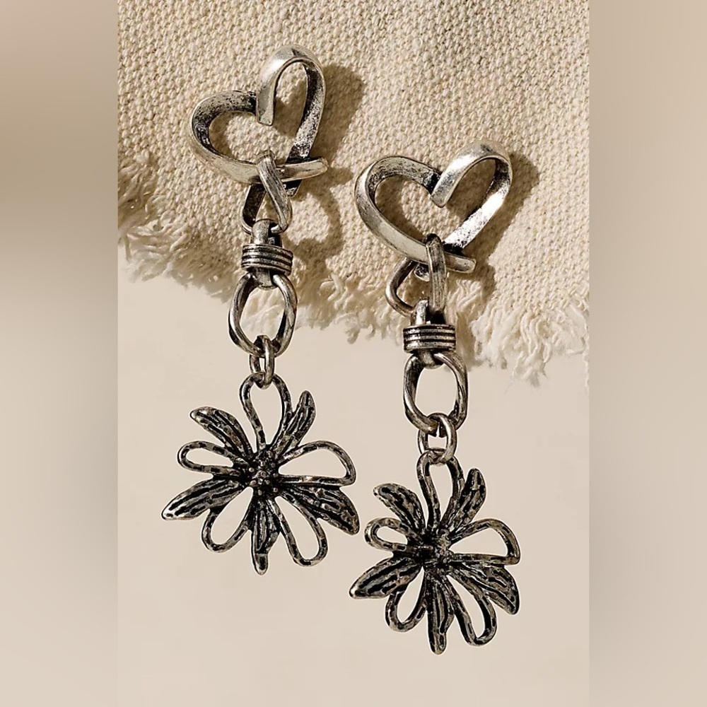 Free People Xavier Dangles Silver Heart Flower earrings NWT